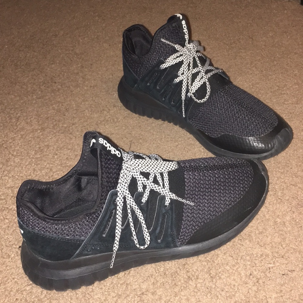 Adidas tubular!